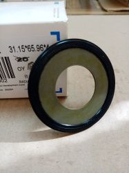 Oil seal  OY (A OF) 31.15x65.96x4 NBR , for wheel hub of  JCB 90450011