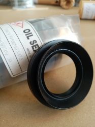 Oil seal  TBC9 39x60x10.3/17.5 NBR75 WLK/TW, for differential of NISSAN 38342-EA000
