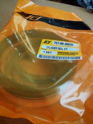 Ремонтен комплект  за хидравличен цилиндър на стрелата (boom ) 707-99-36630 за  ескаватори KOMATSU 