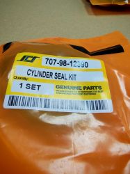 Ремонтен комплект  за хидравличен цилиндър на стрелата (boom ) 707-98-12390 за  ескаватори KOMATSU  