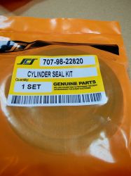 Arm Cylinder Seal Kit 707-98-22820 for  KOMATSU exkavators