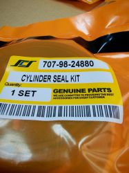 Boom Cylinder Seal Kit 707-98-26560 for  KOMATSU exkavators  