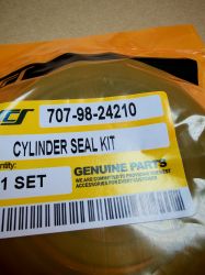 Blucket Lift Cylinder Seal Kit  707-98-24210 for  KOMATSU exkavators  