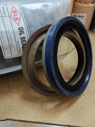 Семеринг Y 79x114x16 Silicone75 WLK/TW , за колянов вал на TOYOTA SZ311-01045 SZ31,SZ311-79002