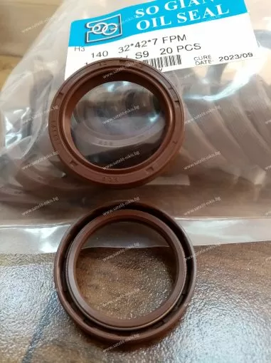 Oil seal   ASW (140)  32x42x7 Viton SOG/TW