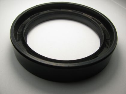 Oil seal UES-3  (1) 52x68x13 NBR  front wheel hub of  Nissan OEM 40227-M5605