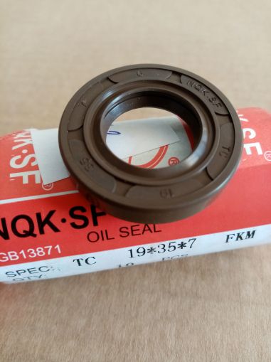 Oil seal  AS 19x35x7 Viton NQK.SF/China 