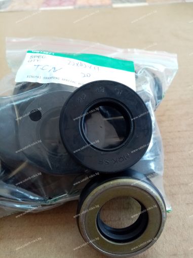 Oil seal  TCN 22x42x11 NBR NQK/China, for hydraulic pumps and motors , AP1148F