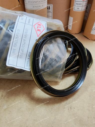 Oil seal OVB59Y 64x82/76x7/10 NBR WLK/TW , for front wheel hub of SUZUKI 09286-64001