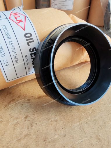 Семеринг HTC69R 45x70x14/24 R NBR WLK/TW , за раздатъчна кутия  на NISSAN 33216-7S11C;33216-7S110   