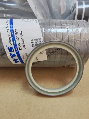 Метален чистач DLW 60x75x8 PU95 + студеновалцувана стомана WYS, KOMATSU 203-70-33210,416-09-11110