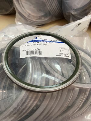 Шарнирен чистач VAW 100x115x4 PU95 + студеновалцувана стомана WYS, Komatsu 07145-00100
