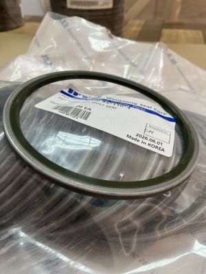 Шарнирен чистач VAW 95x110x4 PU95 + студеновалцувана стомана WYS/Кореа , Komatsu 07145-00095