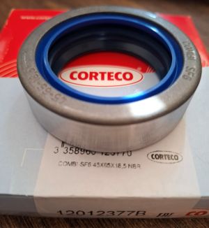  Семеринг CORTECO 12012377B COMBI SF6  45x65x18.5 NBR, за диференциал на  CARRARO 127684; DANA 000051726;  DEUTZ-FAHR 04388209, 215291120;  FENDT X550096901000; HÜRLIMANN 215291120;  JCB 90450047;  LAMBORGHINI 215291120;  NEW HOLLAND 5169122 ,5183845, 984