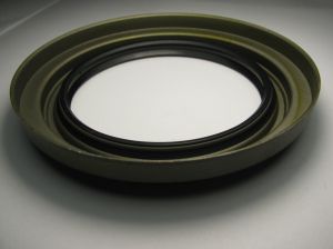 Oil seal (24) 69x86/101x7/15 NBR  front wheel hub of Toyota OEM 90316-69001