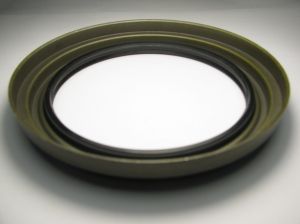 Oil seal  (24) 83x100/110x8/15.5 NBR front wheel hub of Toyota 90316-83001