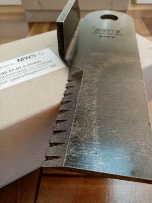 Нож за рязане на слама назъбен ляв 60-0190-57-01-0 (187ммx51ммx4.9мм)  MWS/Germany, JOHN DEERE HXE 22819/HXE 92550