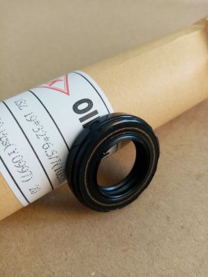 Семеринг  ISZ 19x32x6.5/7 NBR90  WLK/TW , за кормилно управление на LEXUS,TOYOTA  90311-19010  