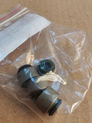 Уплътнител за клапан (5.5x11/11x13x10) FPM  130.560 ELRING, HONDA 12210-RE2-E01,12210P45G01, 12210PJ7003,ROVER LUB10028,LUB10029