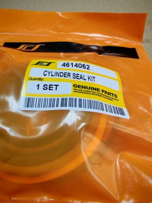 Ремонтен комплект  за хидравличен цилиндър на рамото (arm ) 4614062 за  ескаватори HITACHI