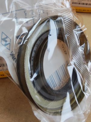 Oil seal  UWS-89 33x55x8/13 R NBR Musashi/Japan , for front differential of  NISSAN 38342-00Q0E,N2403   