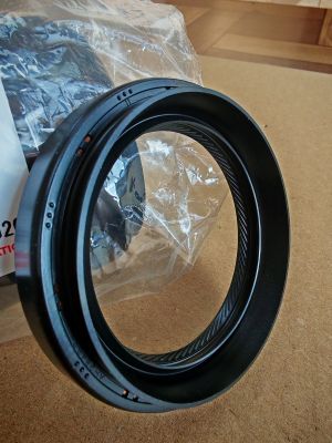 Oil seal  TC9 (UES-9) 38x54x10/17 R NBR TOYOTA MOTOR CORPORATION/Japan , for differential of TOYOTA 90311-38085   