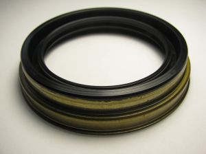 Oil seal UDS-9S  56x73/77.7x14 NBR  NOK/Japan, for front axle of Toyota 90311-56016 ,BD3277-H0   