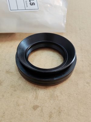 Oil seal  TBC9 39x60x10.3/17.5 NBR75 WLK/TW , for differential of NISSAN 38342-EA000