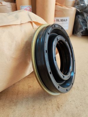 Oil seal  Y 40x78/84.5x13.5/18 NBR WLK/TW , KUBOTA AZ8137P