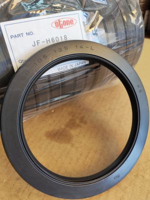 Oil seal SD 105x135x14 L FKM  STONE/Japan , for crankshaft rear side of engine  4TNE106-AG (4412cc) YANMAR 123672-01782