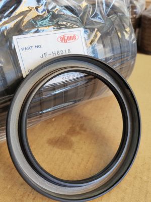Oil seal SD 105x135x14 L FKM  STONE/Japan , for crankshaft rear side of engine  4TNE106-AG (4412cc) YANMAR 123672-01782